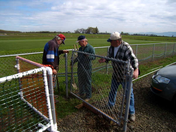 Gate